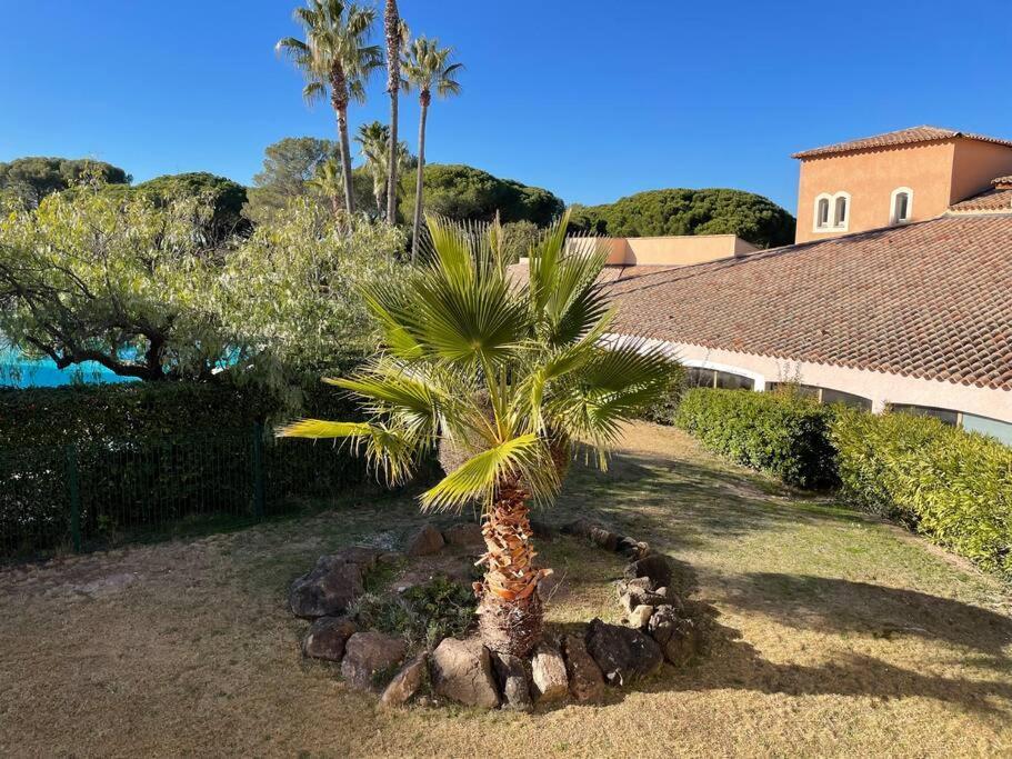 Bel Appartement Vue Sur Piscine 1 Chambre Fermee Et 1 Espace Cabine Saint-Raphaël Εξωτερικό φωτογραφία
