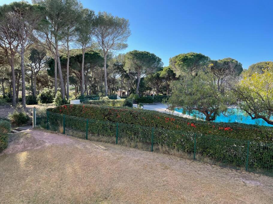 Bel Appartement Vue Sur Piscine 1 Chambre Fermee Et 1 Espace Cabine Saint-Raphaël Εξωτερικό φωτογραφία